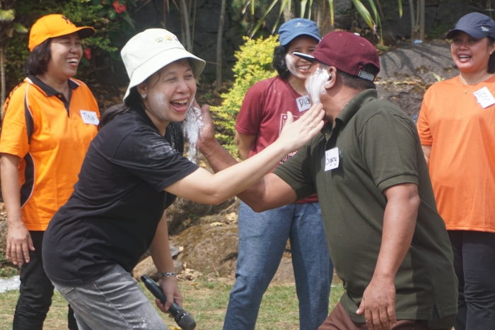 Kemeriahan Outbond di Salatiga