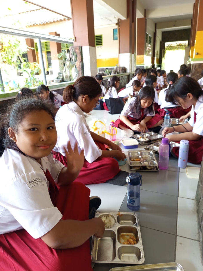 MBG Hadir Setiap Hari di SD Katolik Sang Timur: Anak Sehat, Belajar Semangat!