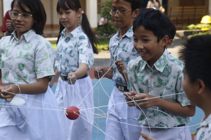 SDK Sang Timur Menyatu di SMP Maria Mediatrix