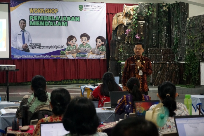 Workshop Guru: Pembelajaran Mendalam di SD Katolik Sang Timur