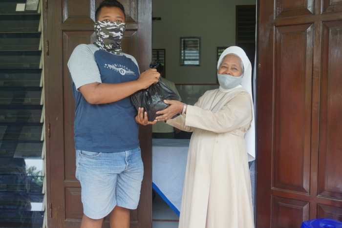 Kegiatan Bakti Sosial SDK Sang Timur Semarang